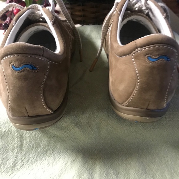 Shoes - Picture 6 of 6